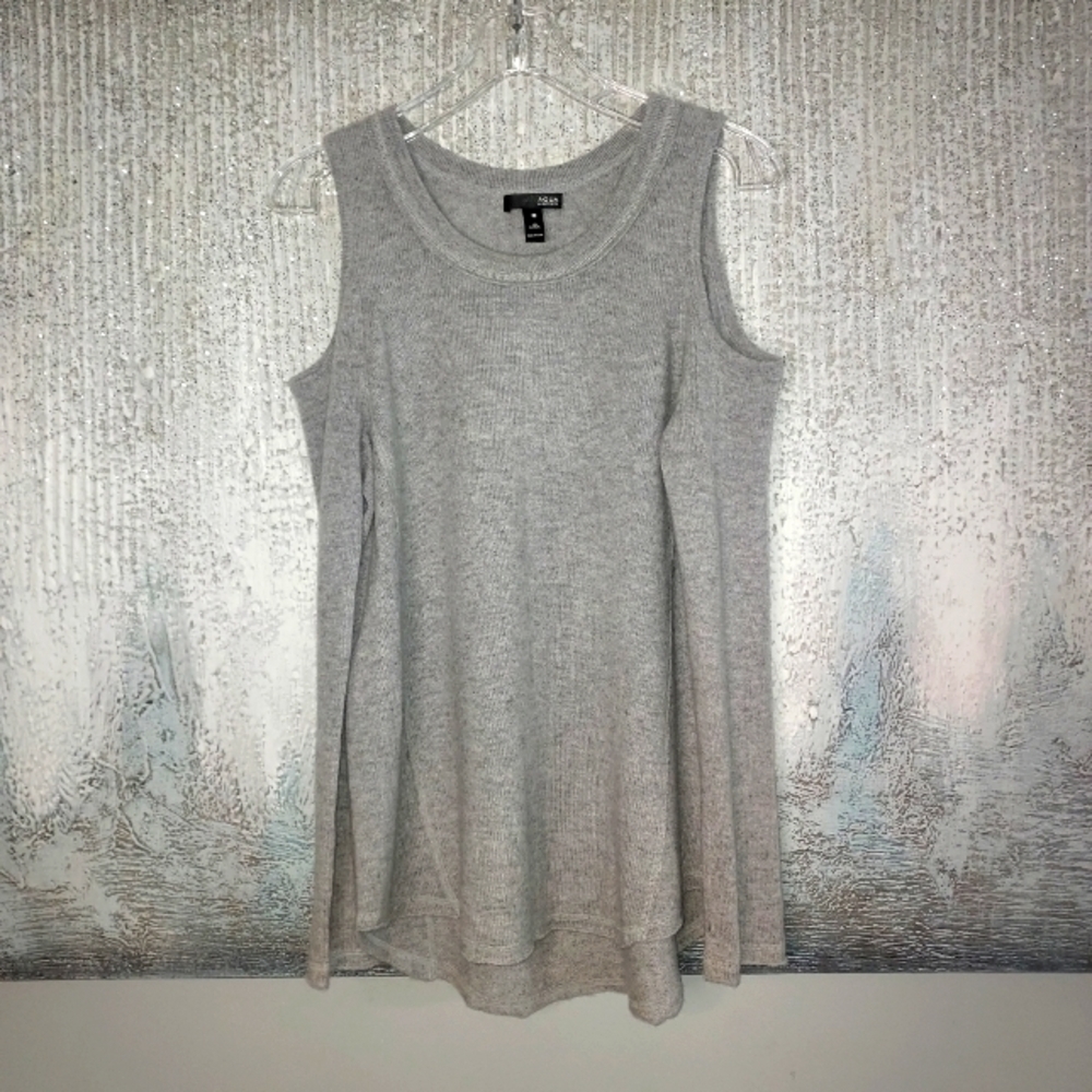 AQUA 100% Cashmere Cold Shoulder Sweater Light Gray